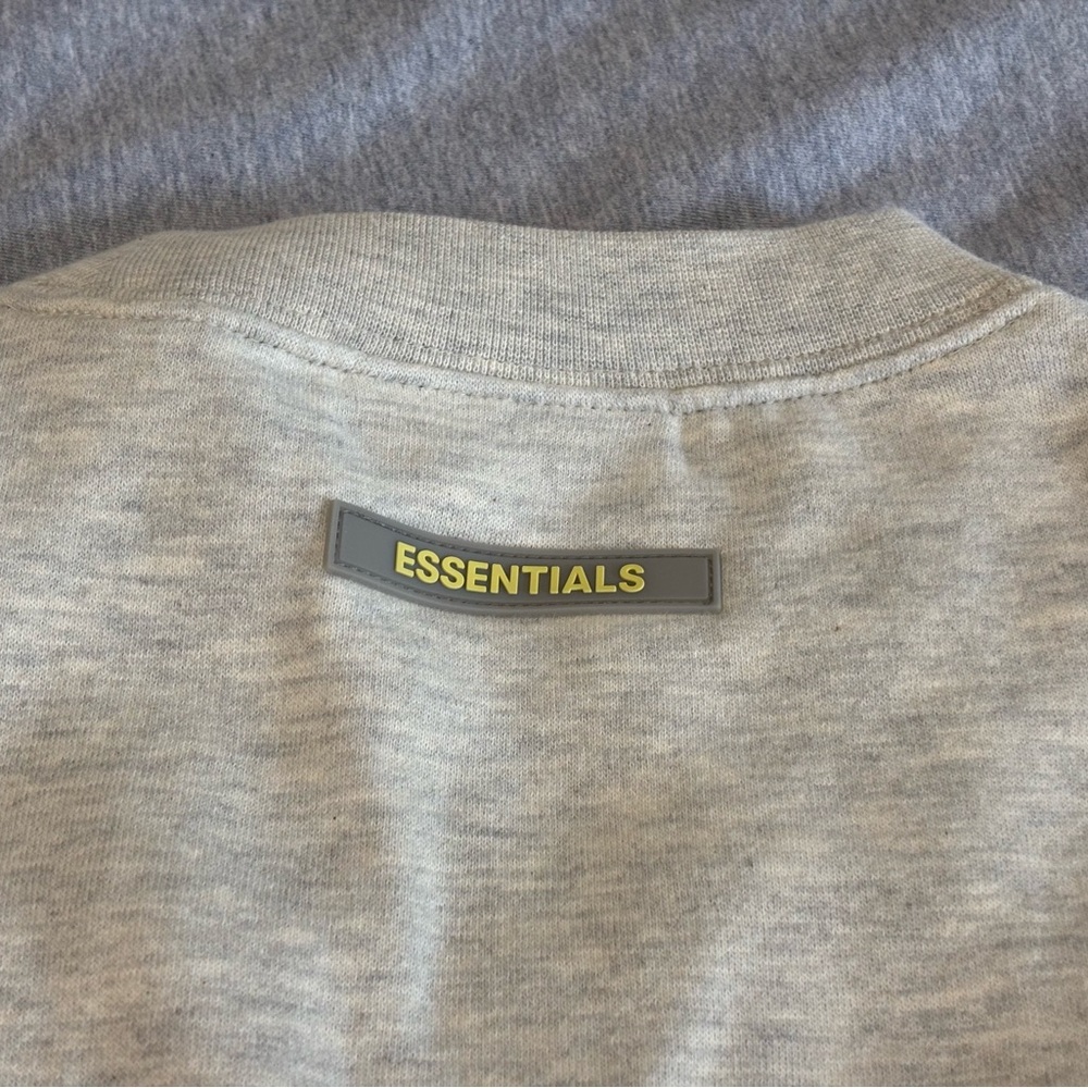 Fear of God Essentials Kids Pull-Over Crewneck Sweatshirt XS 4/5Y BNWT - Picture 5 of 5